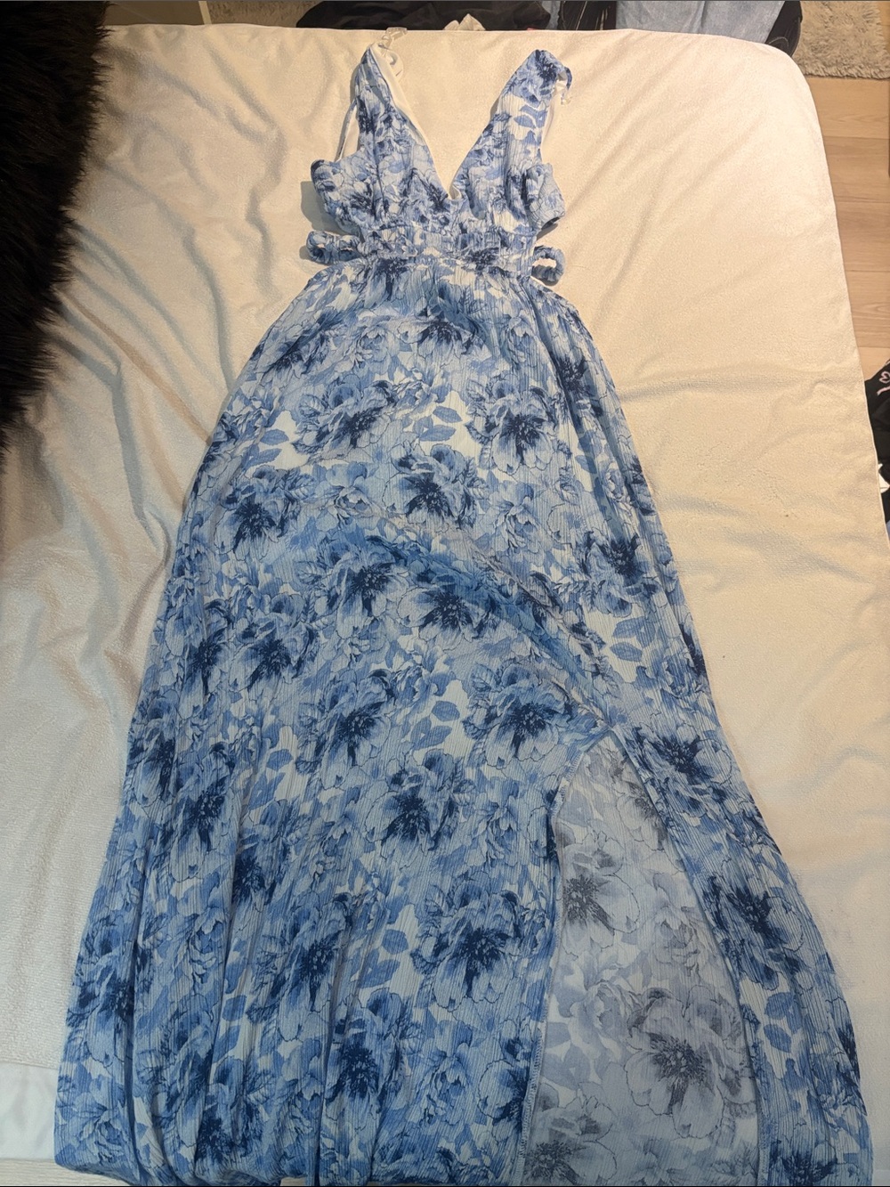 Blue Floral V-Neck Maxi Dress